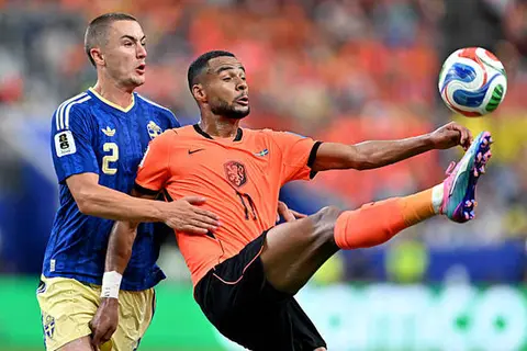 رسميًا.. جاكبو يحصد جائزة أفضل لاعب في مباراة هولندا والسويد